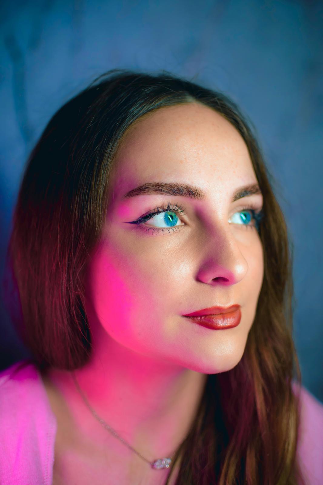 Manichiură clasică + Stilizare sprâncene